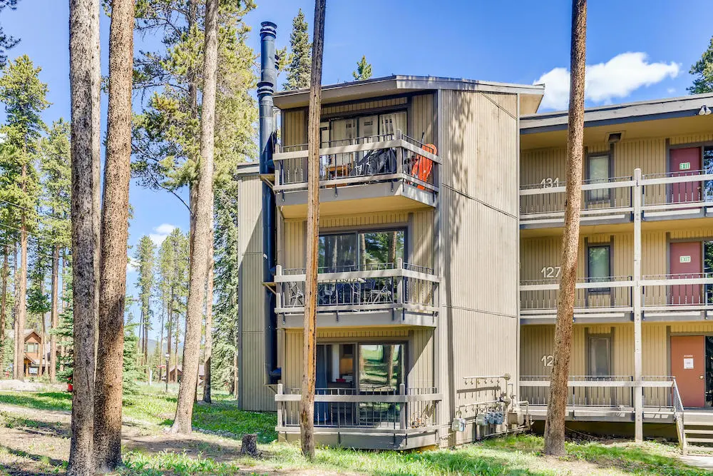 GOLD CAMP 2 Exterior