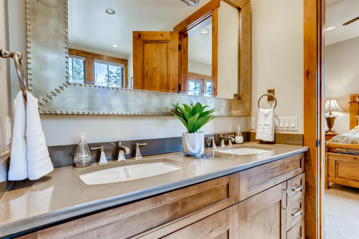 312 Shores Breckenridge Master Bathroom