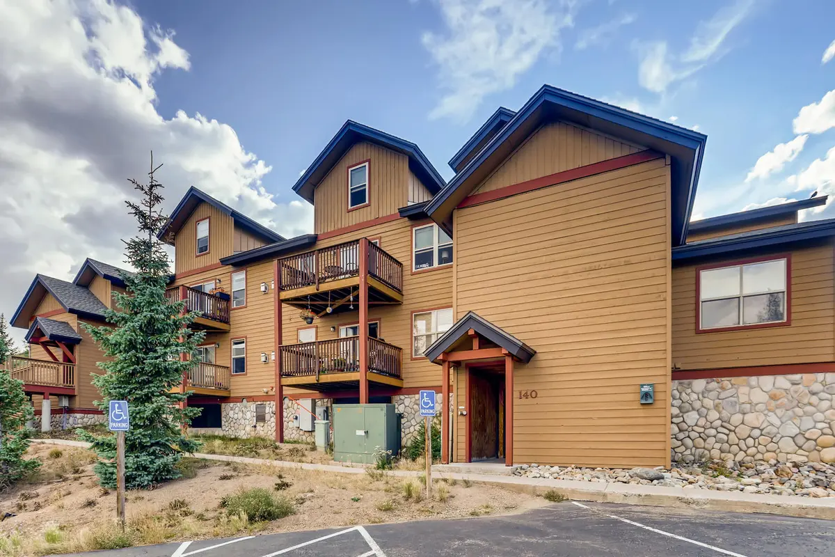 140 Wildernest Court Unit 106-