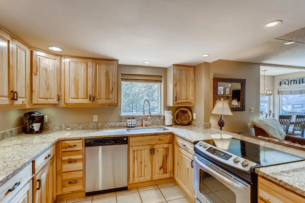 800 Copper Road Kitchen