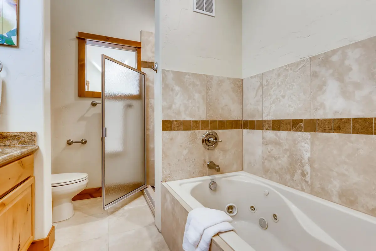 65 Antlers Gulch Road Unit 505-large-021-017-Master Bathroom